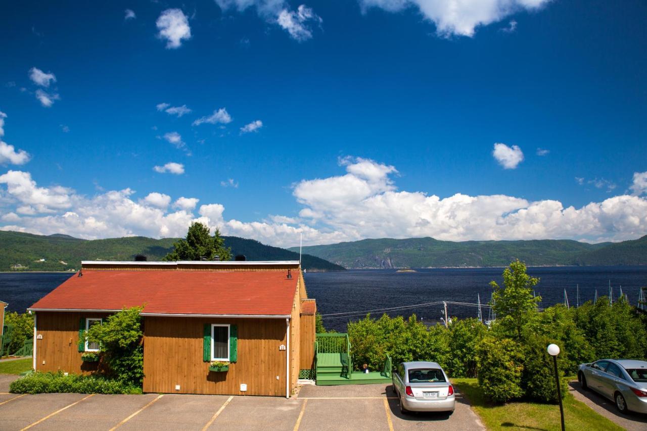 Chalets Condos Sur Le Fjord LʼAnse-Saint-Jean Exteriör bild